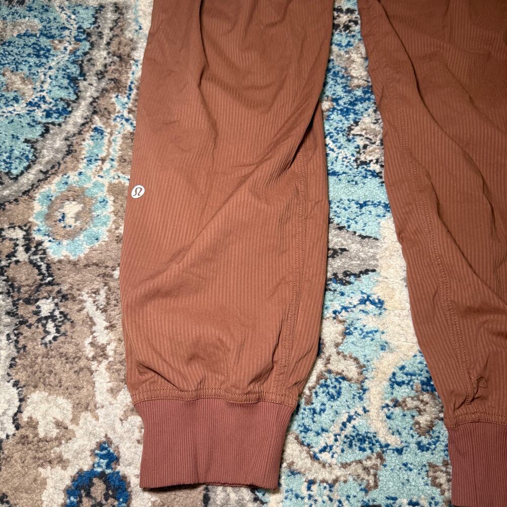 Lululemon Dance Studio Mid-Rise Jogger 8 - Picture 4 of 4